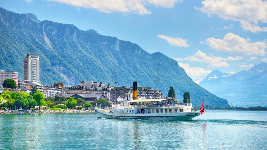 Villa Montreux Bagian luar foto