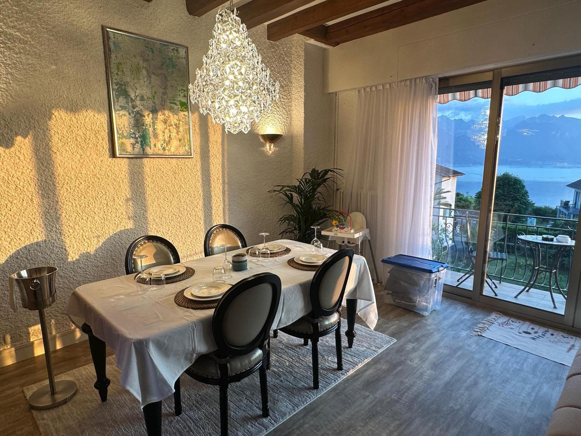 Villa Montreux Bagian luar foto